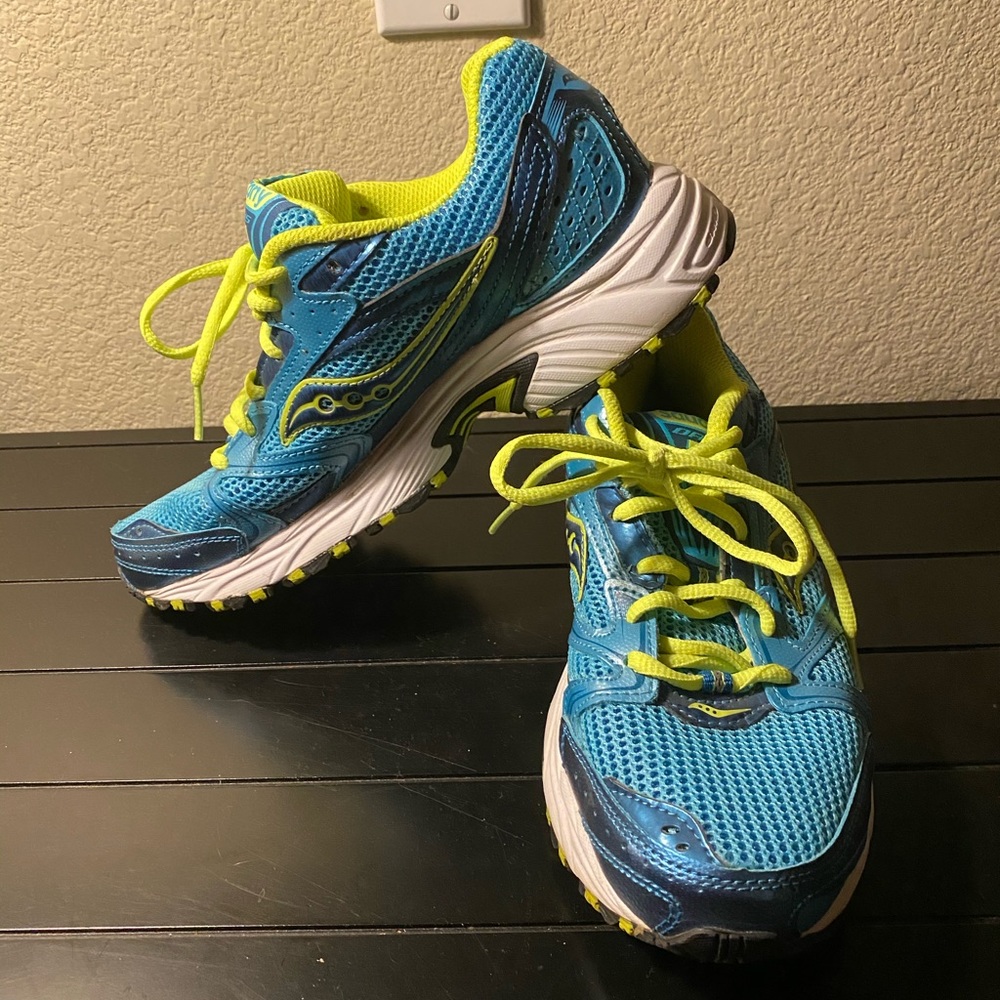 Saucony Oasis 2 Athletic Shoes